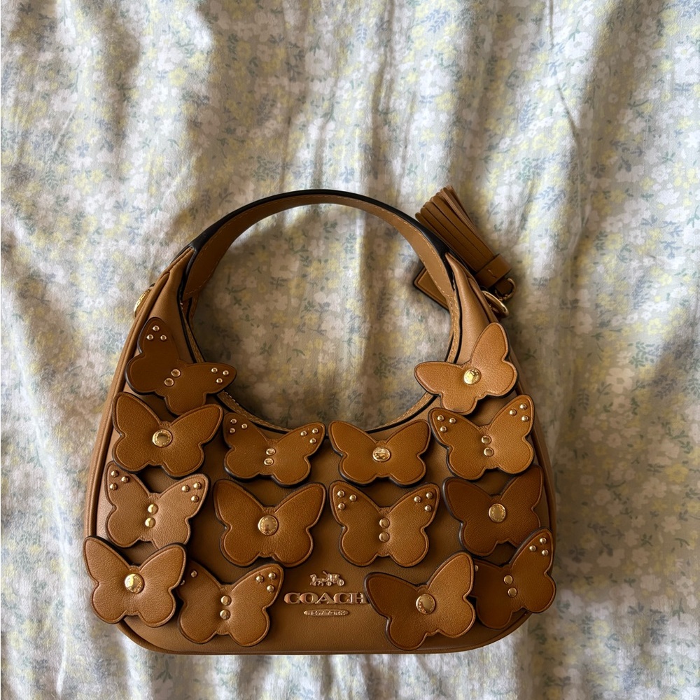 Coach Carmen Mini crossbody